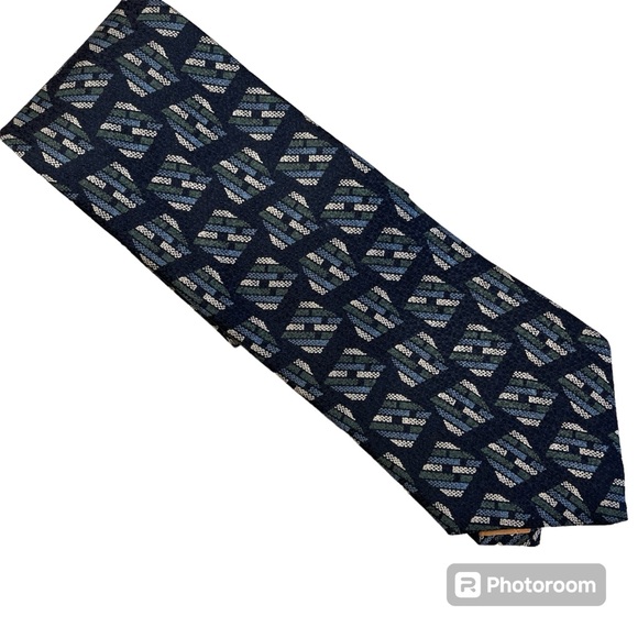 Designer Donna Karan 100% Imported Silk From Italy Tie. Made in the USA - Picture 8 of 8